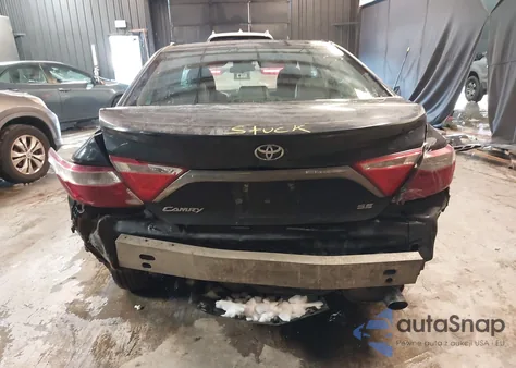 2015 Toyota Camry Se z USA, uszkodzony, nr VIN 4T1BF1FK4FU933662